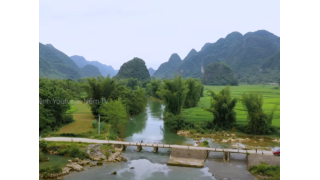 Đầu nguồn con sông Quây Sơn xanh biếc tại thung lũng Ngọc Côn, Trùng Khánh, Cao Bằng